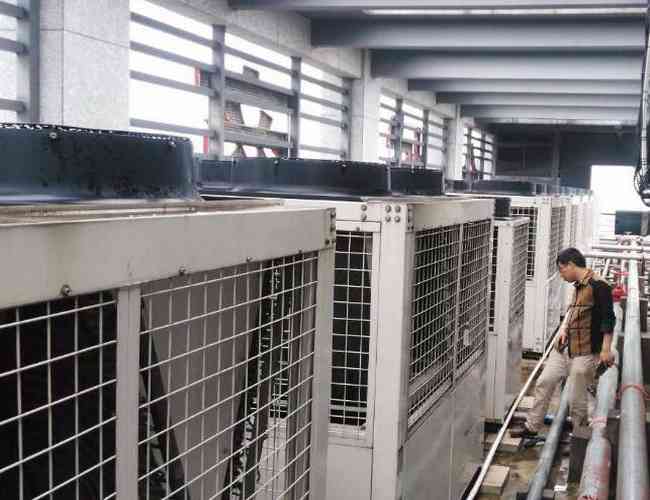 蒸發器清洗 主機清洗 機組保養 開利機組 風道清洗 中央空調清洗 清洗風道取證  盤管清洗 