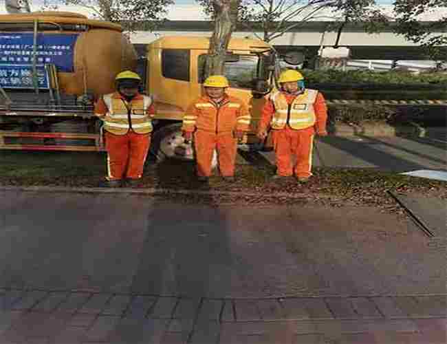 紫外線光固化管道修復原理 紫外光固化管道非開挖修復價格 地下管道紫外光固化修復 紫外線光固化軟管 紫外線光固化修復技術 光固化管道修復注意事項